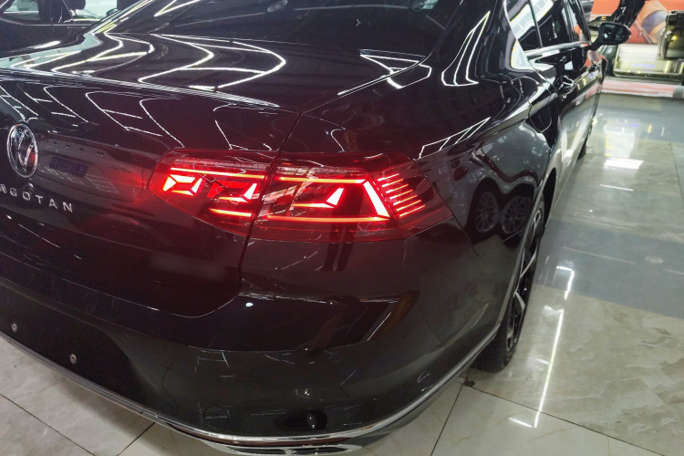 大众 迈腾 2023款 200万辆纪念版 330TSI DSG领先型车身外观6006