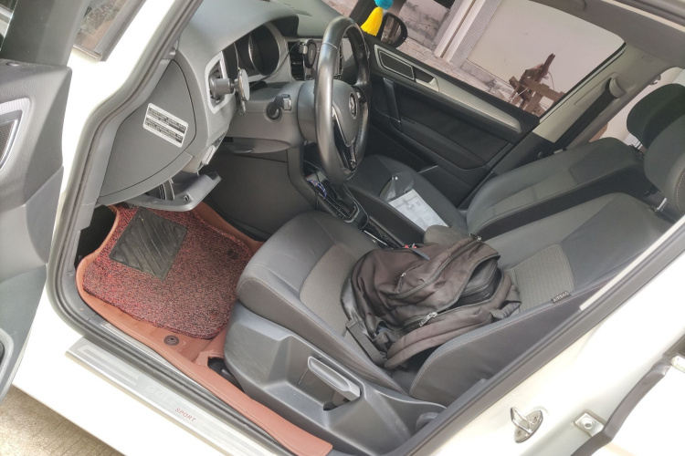 大众 高尔夫·嘉旅 2016款 230TSI 自动进取型中控内饰20