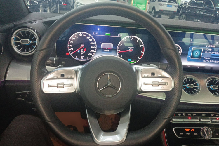 奔驰E级(进口) 2020款 E 260 轿跑车中控内饰13
