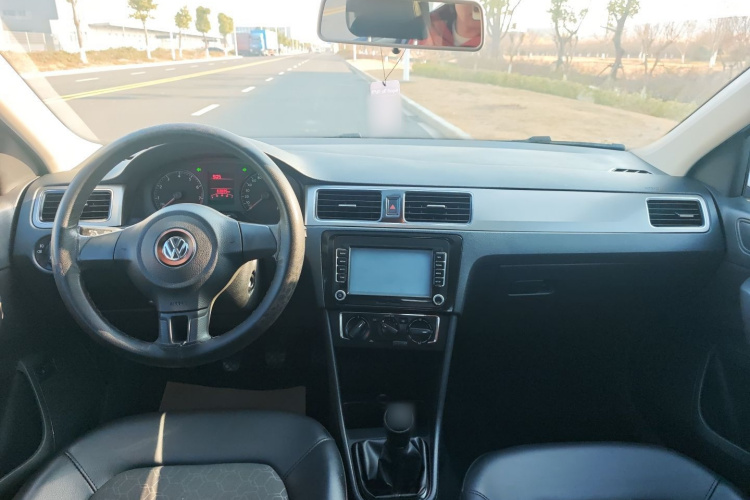 大众 桑塔纳 2015款 1.6L 手动舒适版中控内饰7004