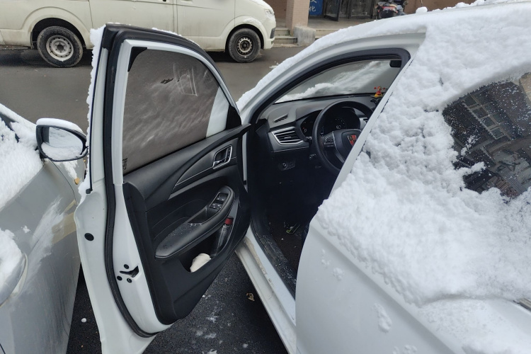 荣威i5 2020款 1.5L 自动4G互联领豪旗舰版中控内饰20