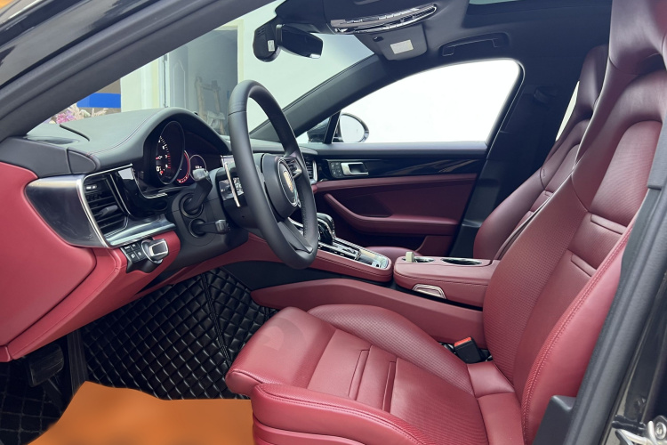 保时捷 2023款 Panamera 4 行政加长版 2.9T中控内饰7007