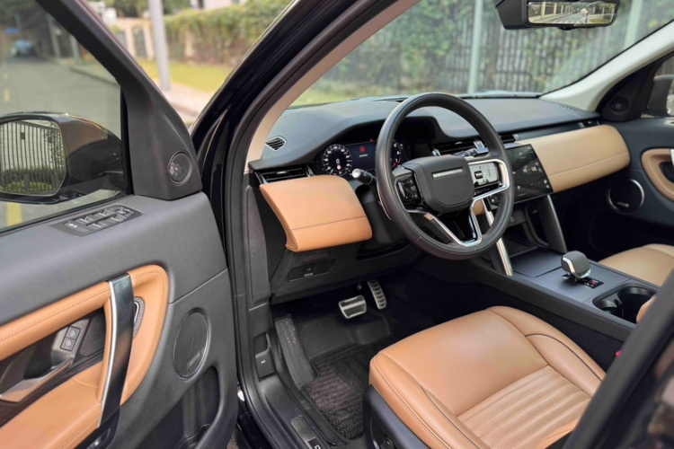 路虎 发现运动版 2024款 豪华定制版中控内饰7006