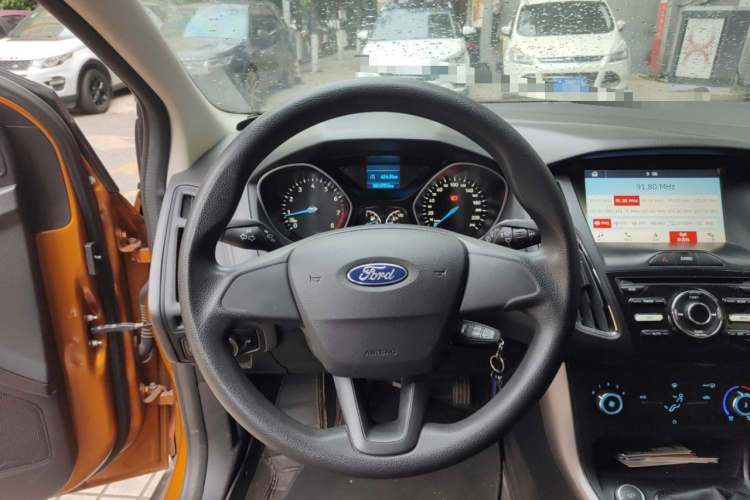 福特 福克斯 2017款 两厢 1.6L 手动舒适型智行版中控内饰13