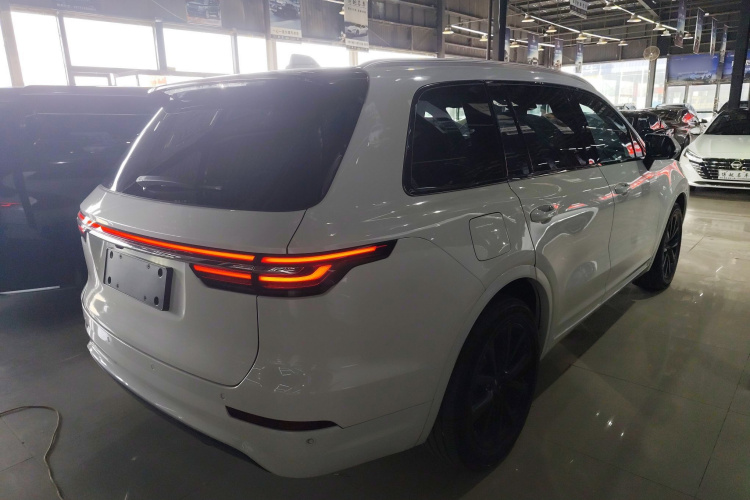 理想汽车 理想ONE 2020款 增程6座版车身外观7