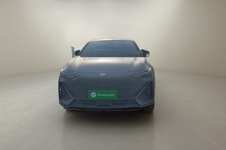 长安UNI-V 2022款 1.5T 智慧领航型车身外观2