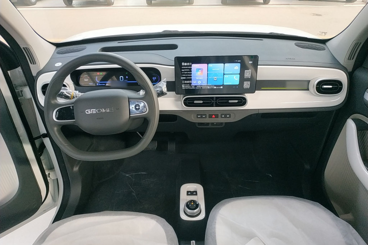 吉利银河 熊猫 2025款 210km 元气熊中控内饰12