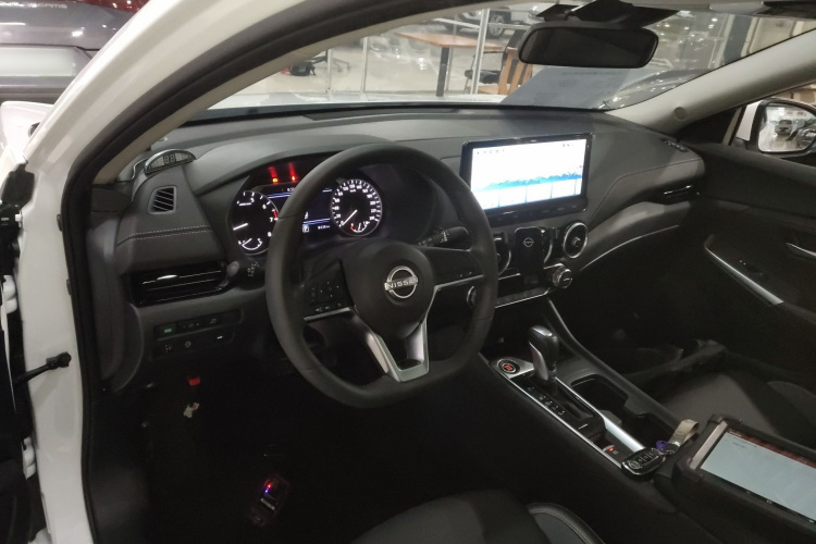 日产 轩逸 2023款 1.6L CVT悦享版中控内饰7002