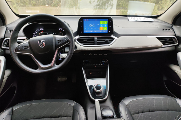 宝骏510 2017款 1.5L 自动时尚型中控内饰12