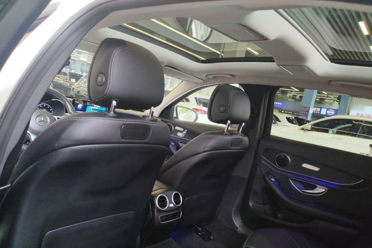 奔驰C级 2019款 C 260 L 4MATIC 运动版局部细节22