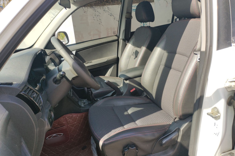 奇瑞 瑞虎3 2016款 1.6L 手动智尚版中控内饰19