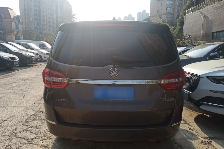 别克GL8 2014款 3.0L XT豪华商务旗舰版车身外观6