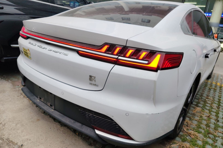 比亚迪 汉 2020款 EV 四驱高性能版旗舰型车身外观7