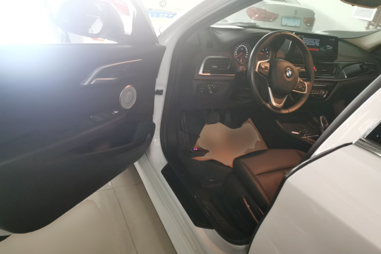 宝马1系 2021款 改款 120i M运动版中控内饰20