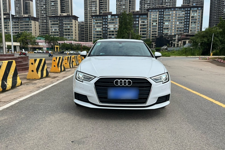 奥迪A3 2018款 30周年年型 Sportback 35 TFSI 进取型车身外观6005