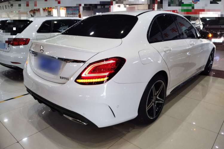 奔驰C级 2020款 改款 C 260 运动版车身外观7
