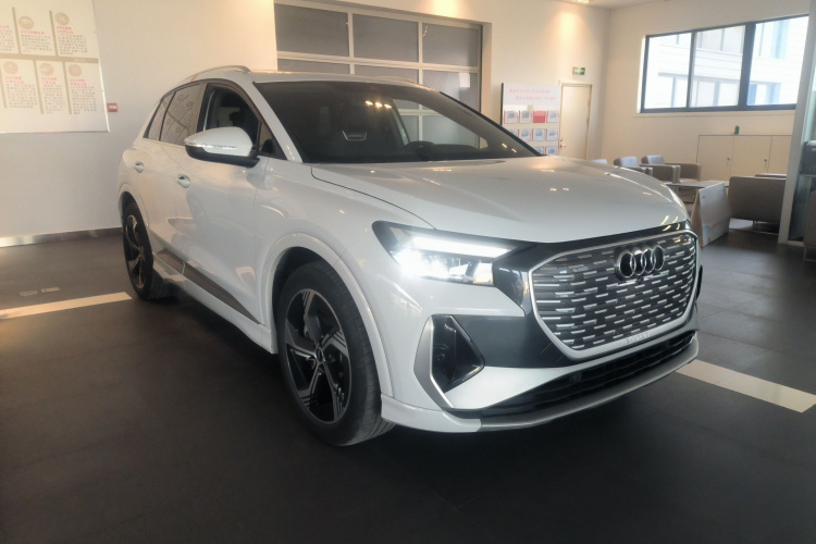 奥迪Q4 e-tron 2024款 40 e-tron 创境版车身外观3