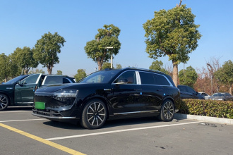 鸿蒙智行 问界M9 2025款 增程 Ultra版 52kWh 6座版