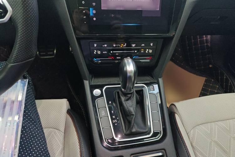 大众 迈腾 2023款 200万辆纪念版 330TSI DSG豪华型局部细节9001