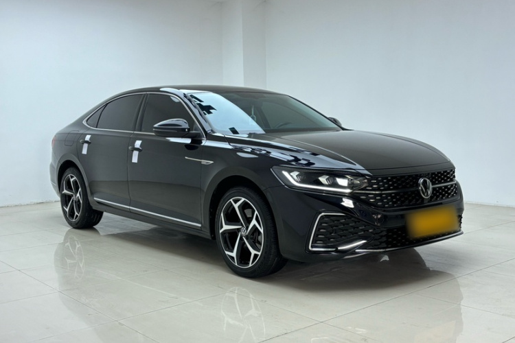 大众 帕萨特 2025款 出众款 380TSI 星空龙腾版车身外观6001