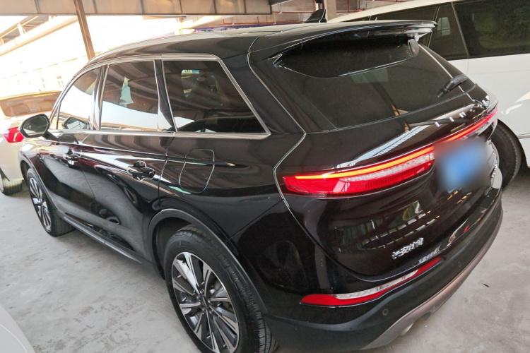 林肯 冒险家 2022款 2.0T 两驱尊雅版车身外观4