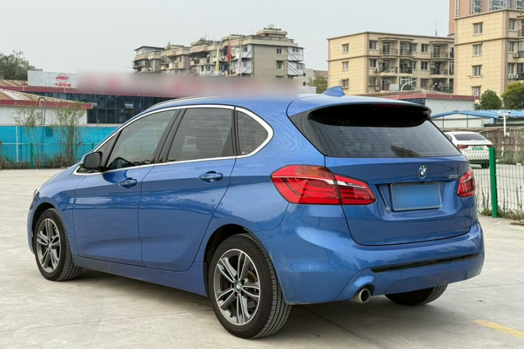宝马2系旅行车 2018款 218i 尊享型运动套装车身外观6003