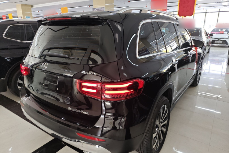 奔驰GLB 2024款 改款 GLB 220 时尚型车身外观7