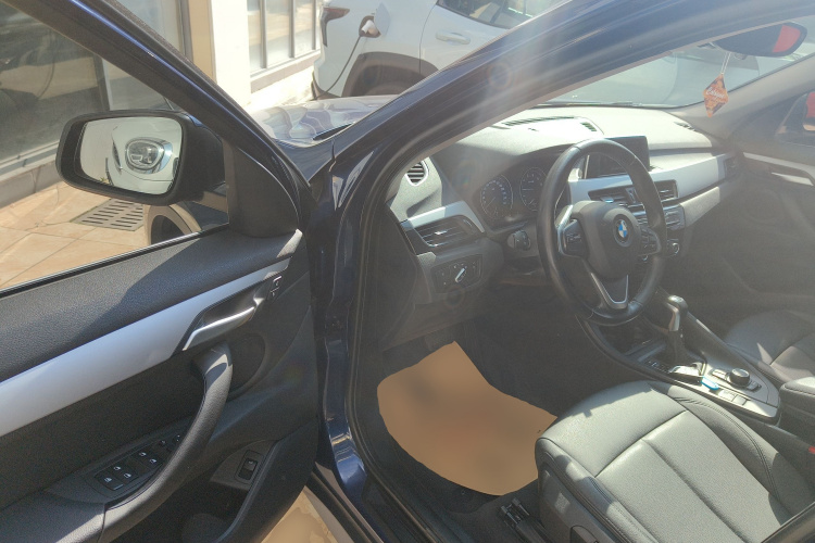 宝马X1 2019款 sDrive20Li 领先型中控内饰20