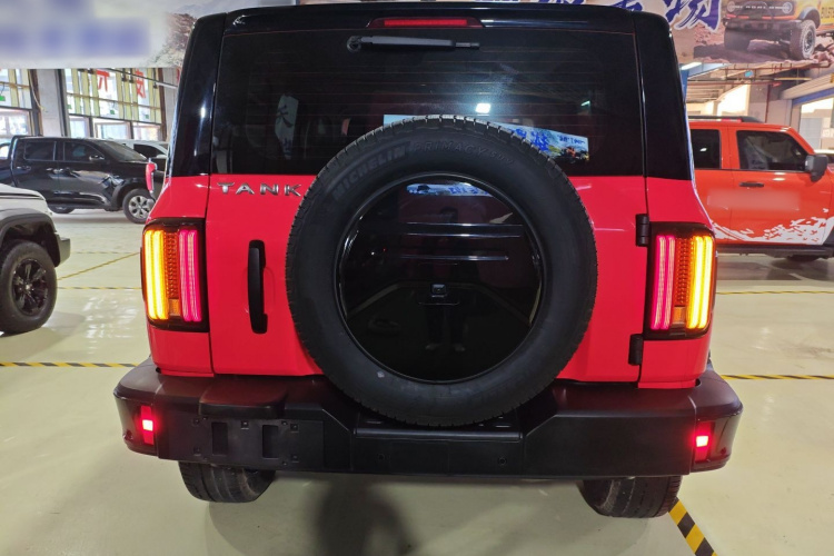 坦克300 2021款 城市版 2.0T 很有型车身外观6