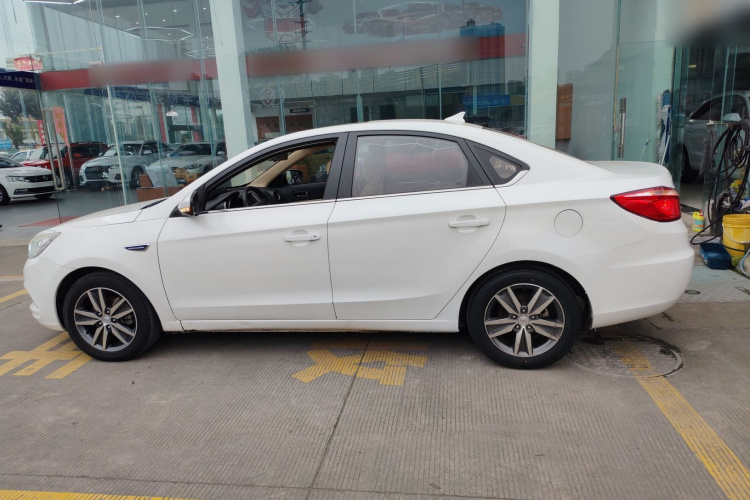 长安 逸动 2015款 1.6L 手动豪华型 国V车身外观4