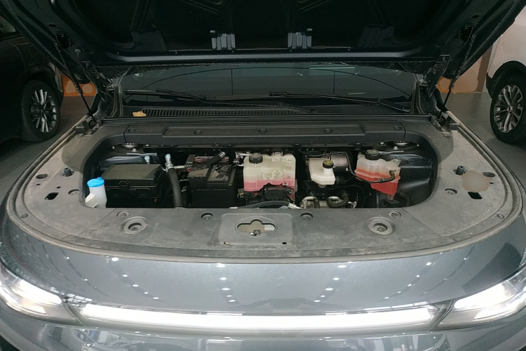 零跑汽车 零跑C16 2024款 纯电 520激光雷达版机舱底盘24