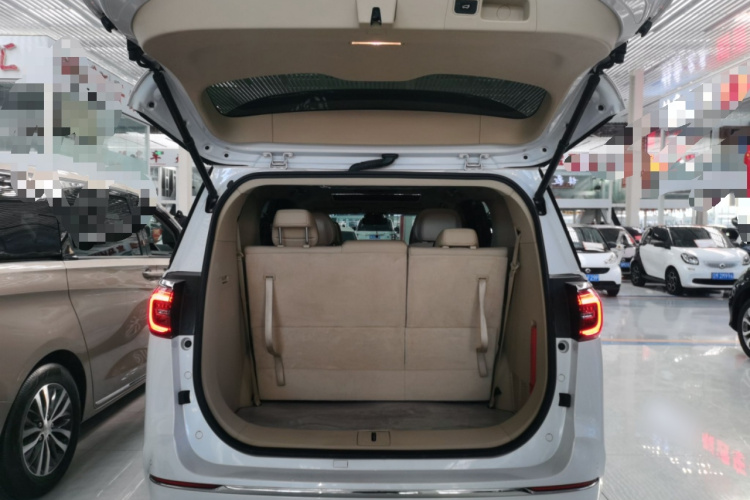 别克GL8 2023款 ES陆尊 尊享型机舱底盘23