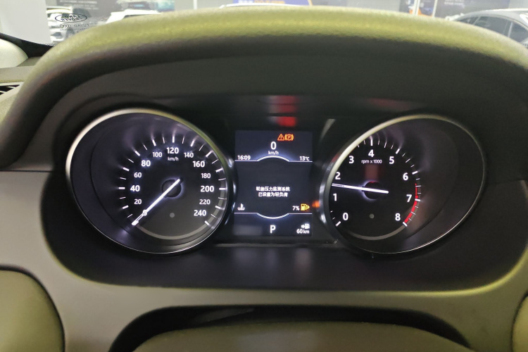 路虎 发现神行 2018款 240PS SE版局部细节14