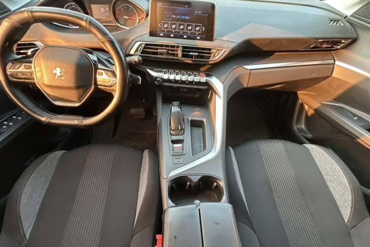 标致4008 2018款 350THP 舒适版中控内饰7006