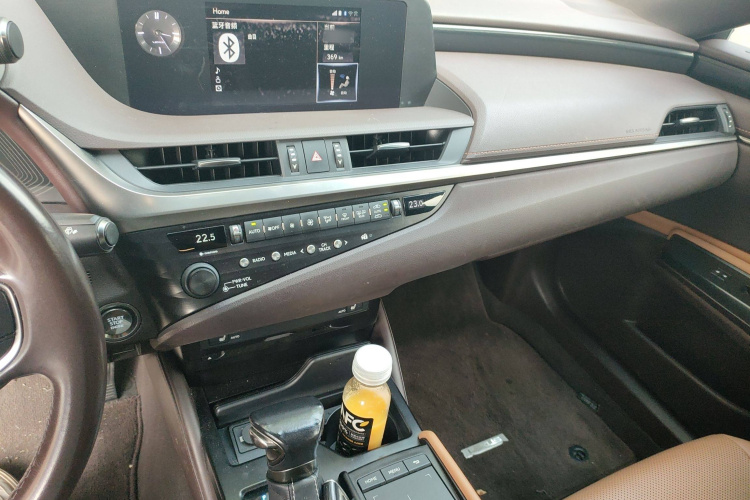 雷克萨斯ES 2018款 200 卓越版 国VI局部细节16