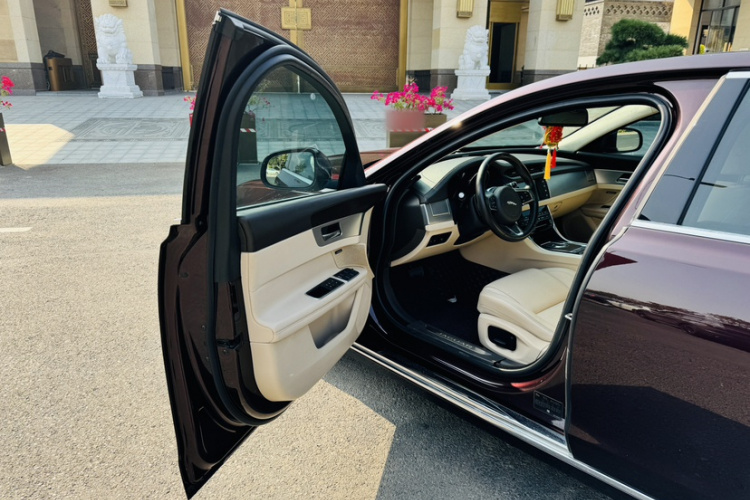 捷豹XFL 2018款 XFL 2.0T 200PS 精英版中控内饰7004