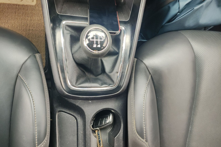 荣威i5 2020款 1.5L 手动4G互联领豪旗舰版局部细节18