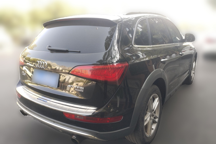 奥迪Q5 2018款 典藏版 40 TFSI 技术型车身外观7