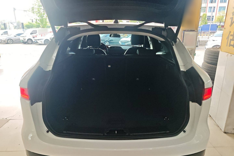 捷豹F-PACE 2018款 2.0T 两驱都市尊享版局部细节23