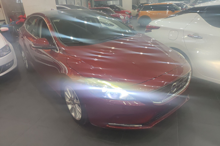 沃尔沃V40 2015款 1.6T 智雅版车身外观3