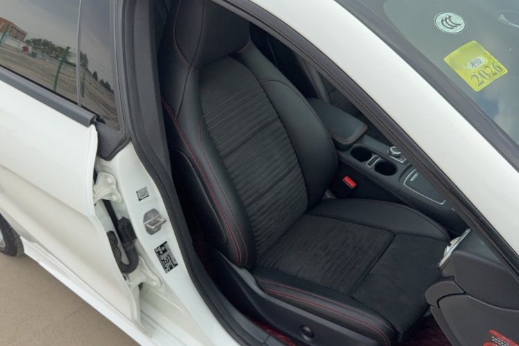 奔驰CLA 2018款 CLA 220 4MATIC局部细节41