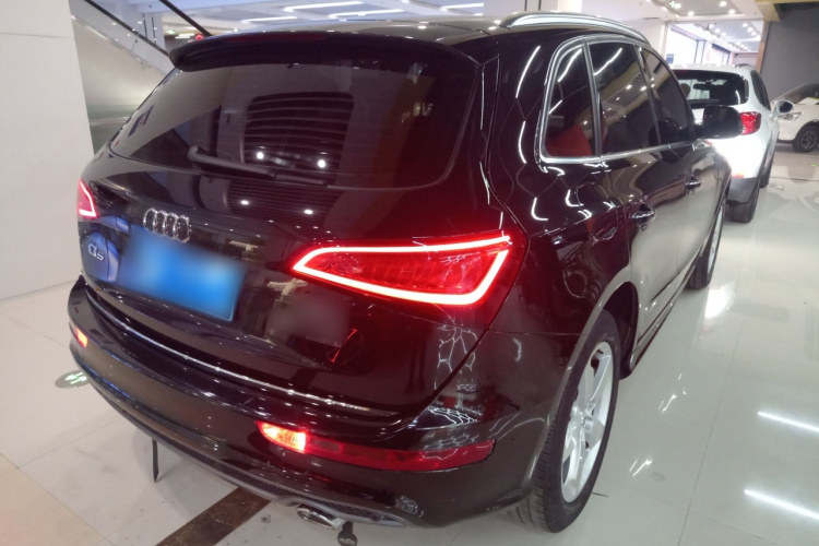 奥迪Q5 2017款 Plus 40 TFSI 进取型车身外观7