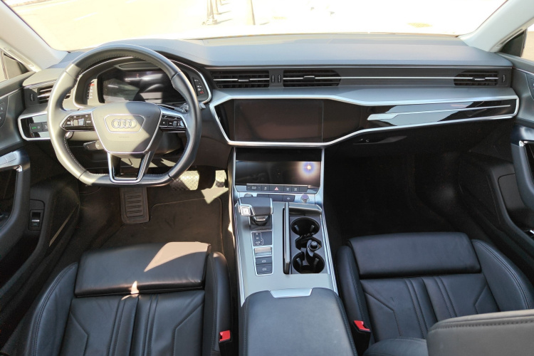 奥迪A7 2021款 45 TFSI 臻选型中控内饰12
