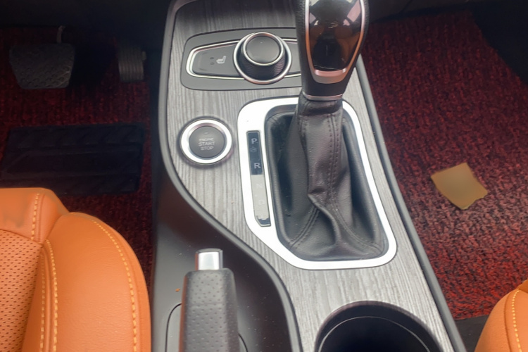 奇瑞 瑞虎7 2016款 2.0L CVT耀臻版局部细节18