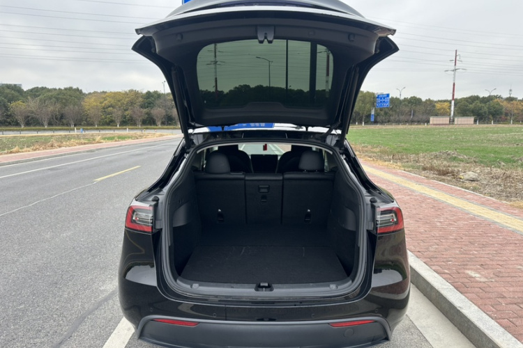 特斯拉 Model Y 2022款 后轮驱动版局部细节23