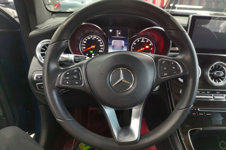 奔驰GLC 2016款 GLC 260 4MATIC 动感型中控内饰13