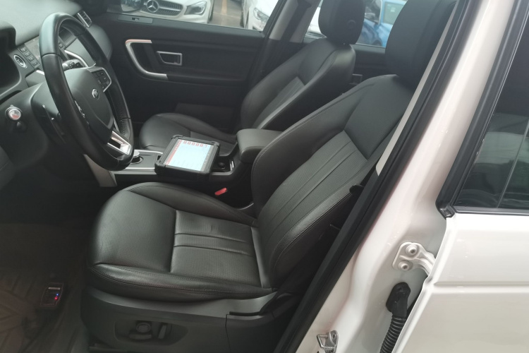 路虎 发现神行 2018款 240PS SE版中控内饰19