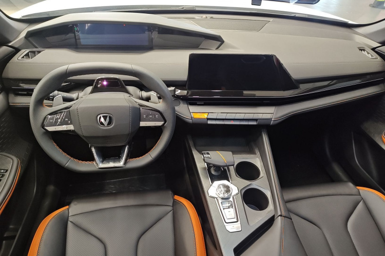 长安UNI-V 2024款 1.5T 高能版中控内饰12