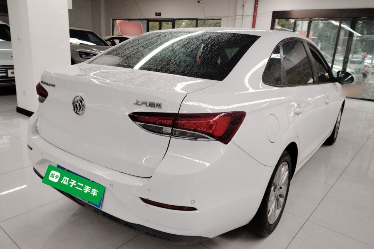 别克 英朗 2021款 改款 典范 1.5L 自动精英型车身外观7