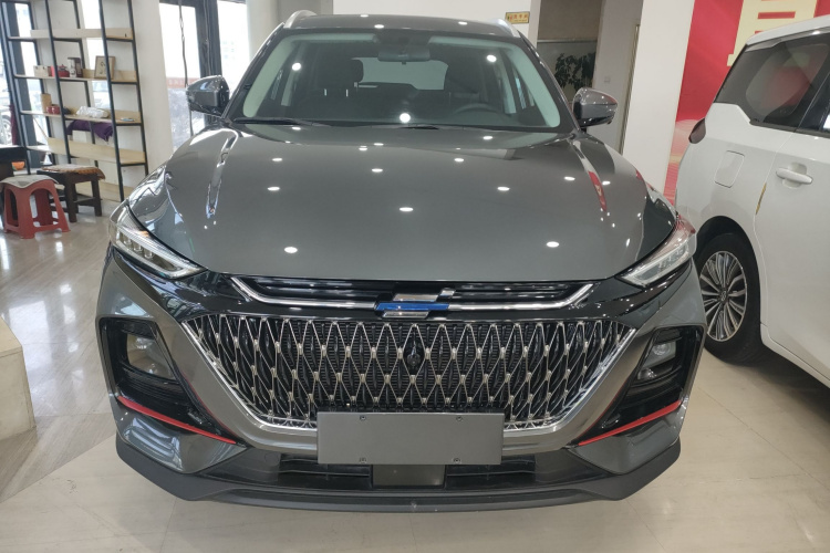 长安欧尚X7 PLUS 2022款 1.5T 蓝鲸版自动尊贵型 7座车身外观2